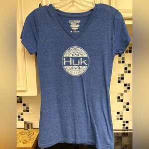 Huk v-neck t-shirt. Women’s size large